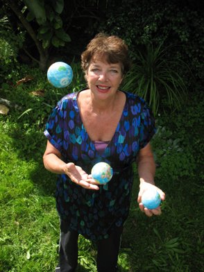 Jude Smith Juggles